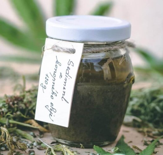 Sediment z konopného oleje - Hmotnost: 120 g